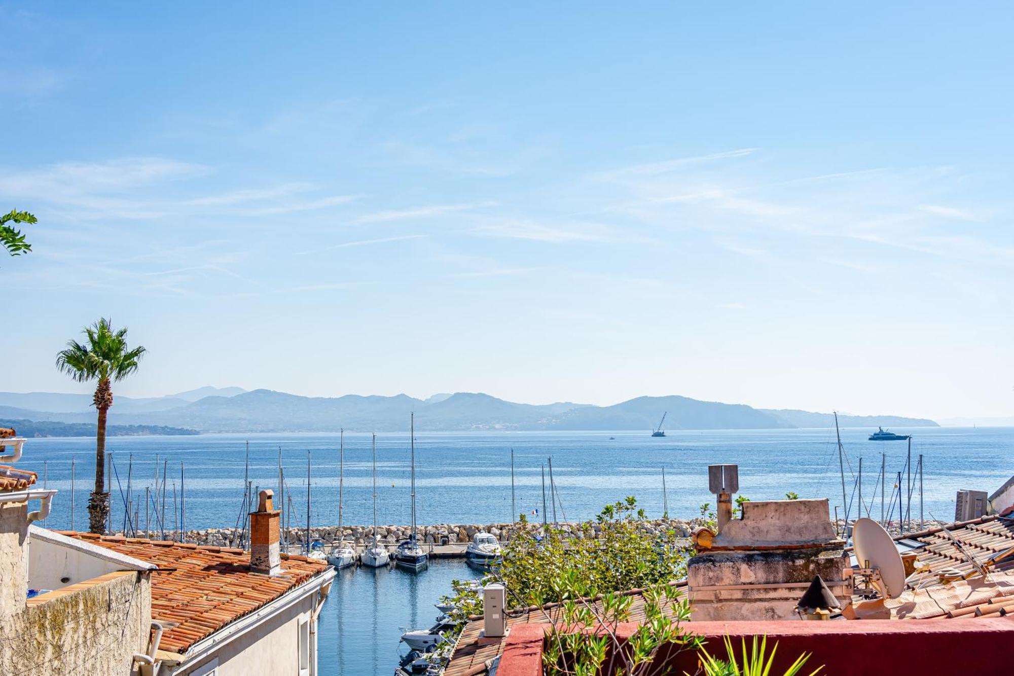 Casa Azul - Magnifique Duplex Coeur Historique 4 Chambres Avec Terrasse Vue Mer La Ciotat Luaran gambar
